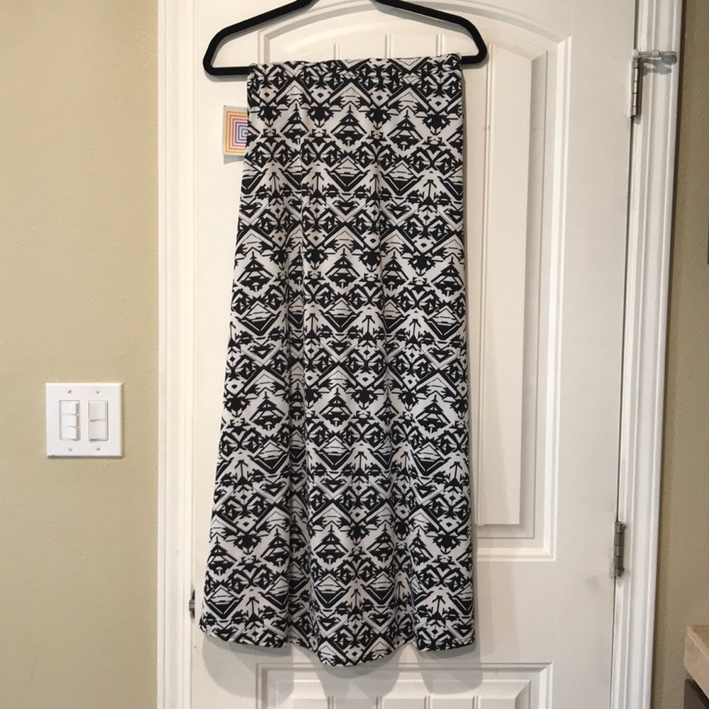 Aztec print black & white maxi skirt